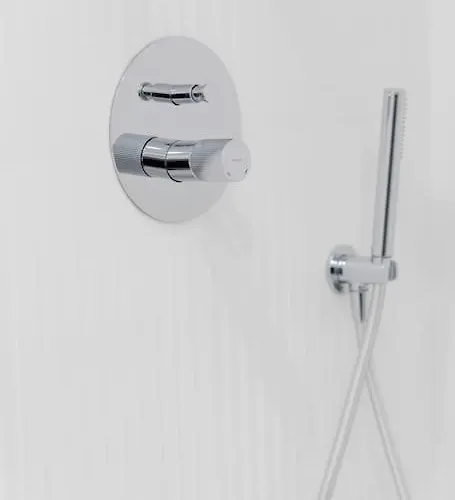 Superior Vacation With Private Parking アパート レバル