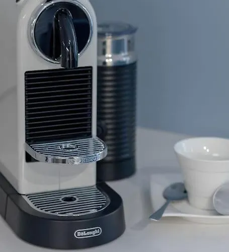 Superior Vacation With Private Parking レバル