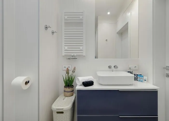 アパート Superior Vacation With Private Parking レバル