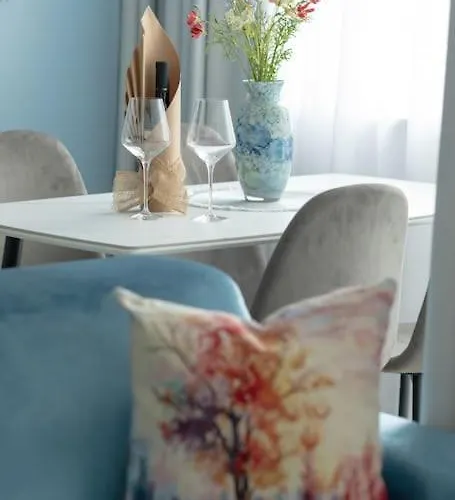 Superior Vacation With Private Parking * レバル