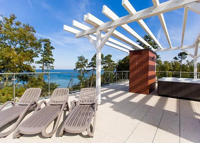 Superior Vacation With Private Parking レバル